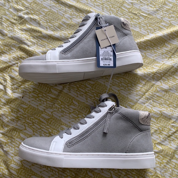 universal thread high top sneakers